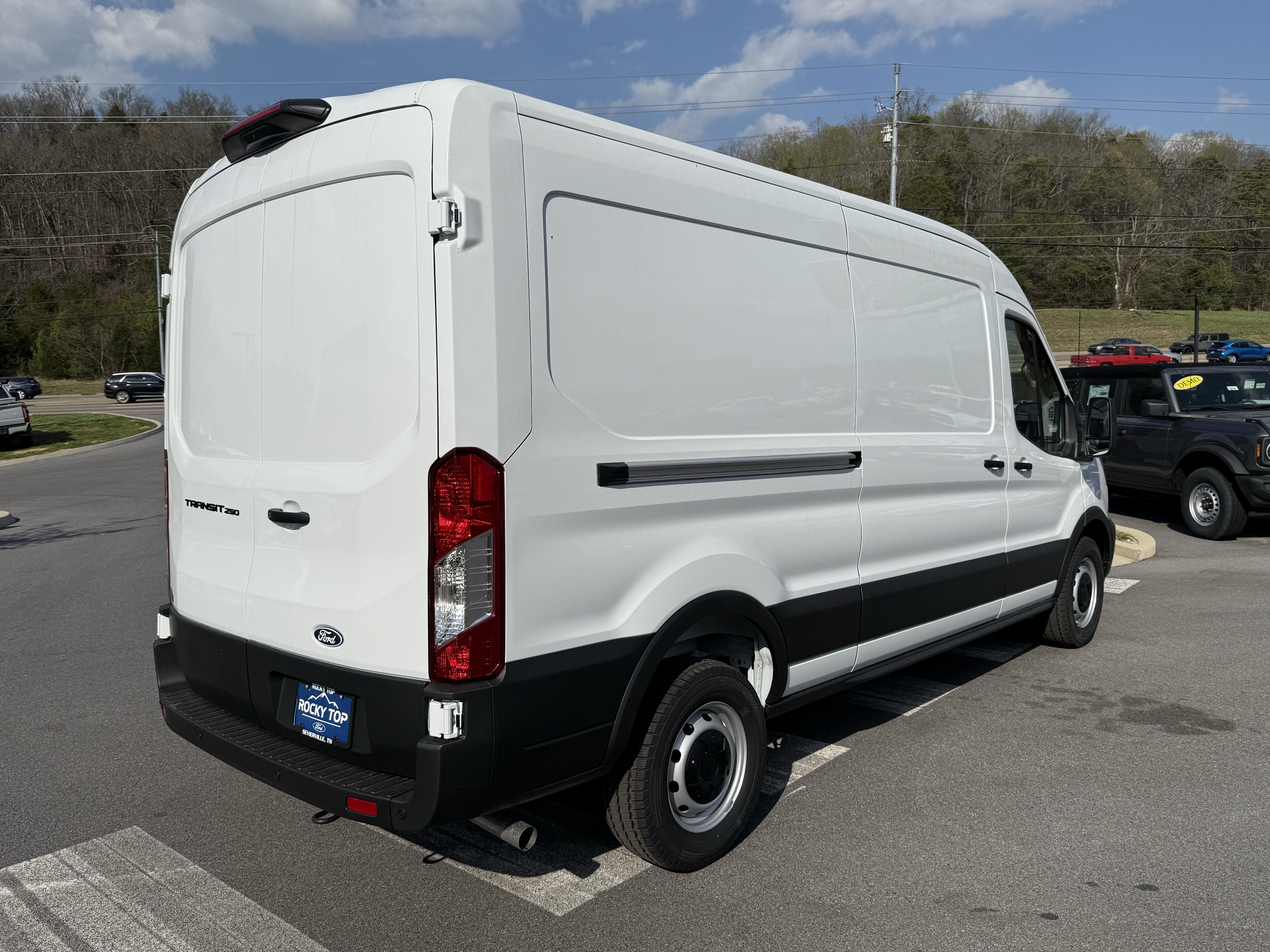 New 2026 Ford Transit 250 148 Medium Roof w/ Load Area Protection Package RWD image 5