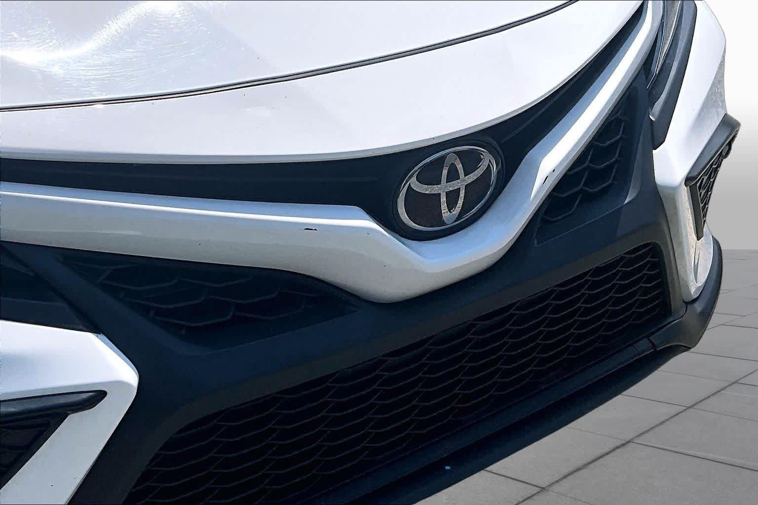 Used 2024 Toyota Camry SE FWD image 30