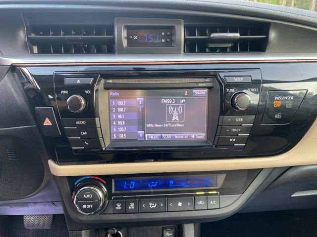 Used 2014 Toyota Corolla LE image 12