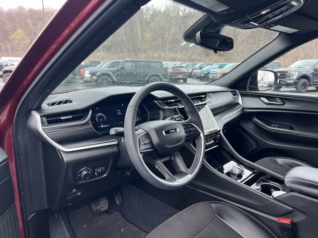 Used 2023 Jeep Grand Cherokee L Laredo image 10