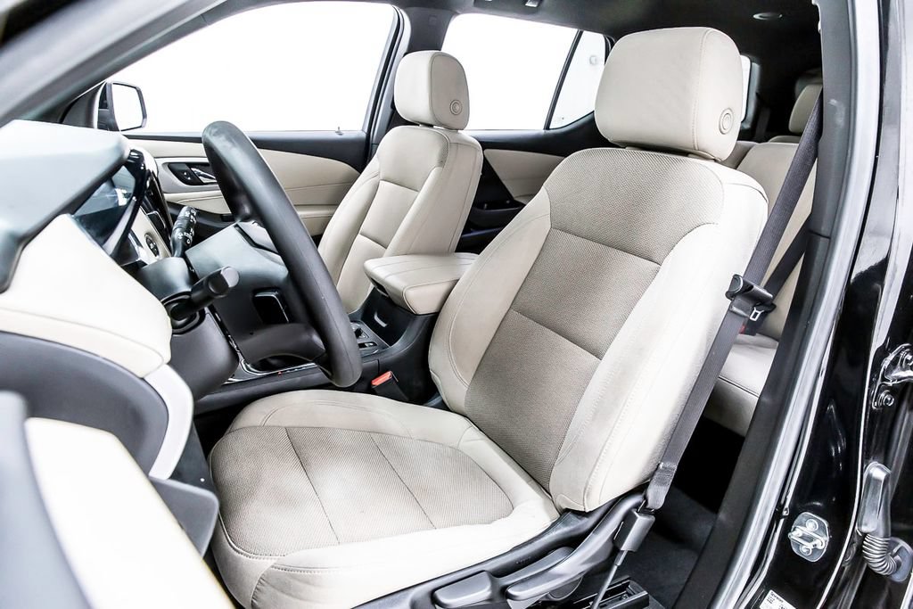Used 2023 Chevrolet Traverse LS w/ Safety Package FWD image 27