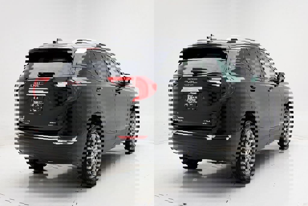 Used 2024 GMC Terrain SLT image 8