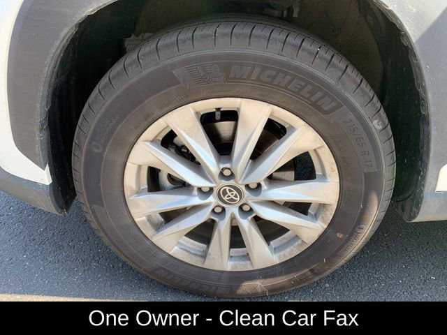 Used 2026 Toyota Corolla Cross LE image 10