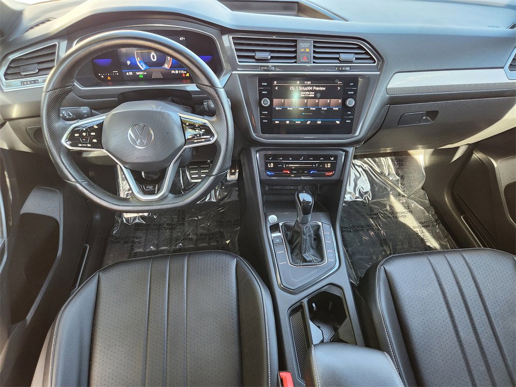 Used 2022 Volkswagen Tiguan SE R-Line image 2