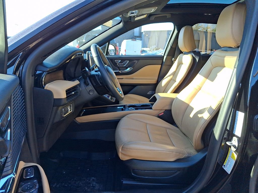 Used 2022 Lincoln Corsair Reserve image 14