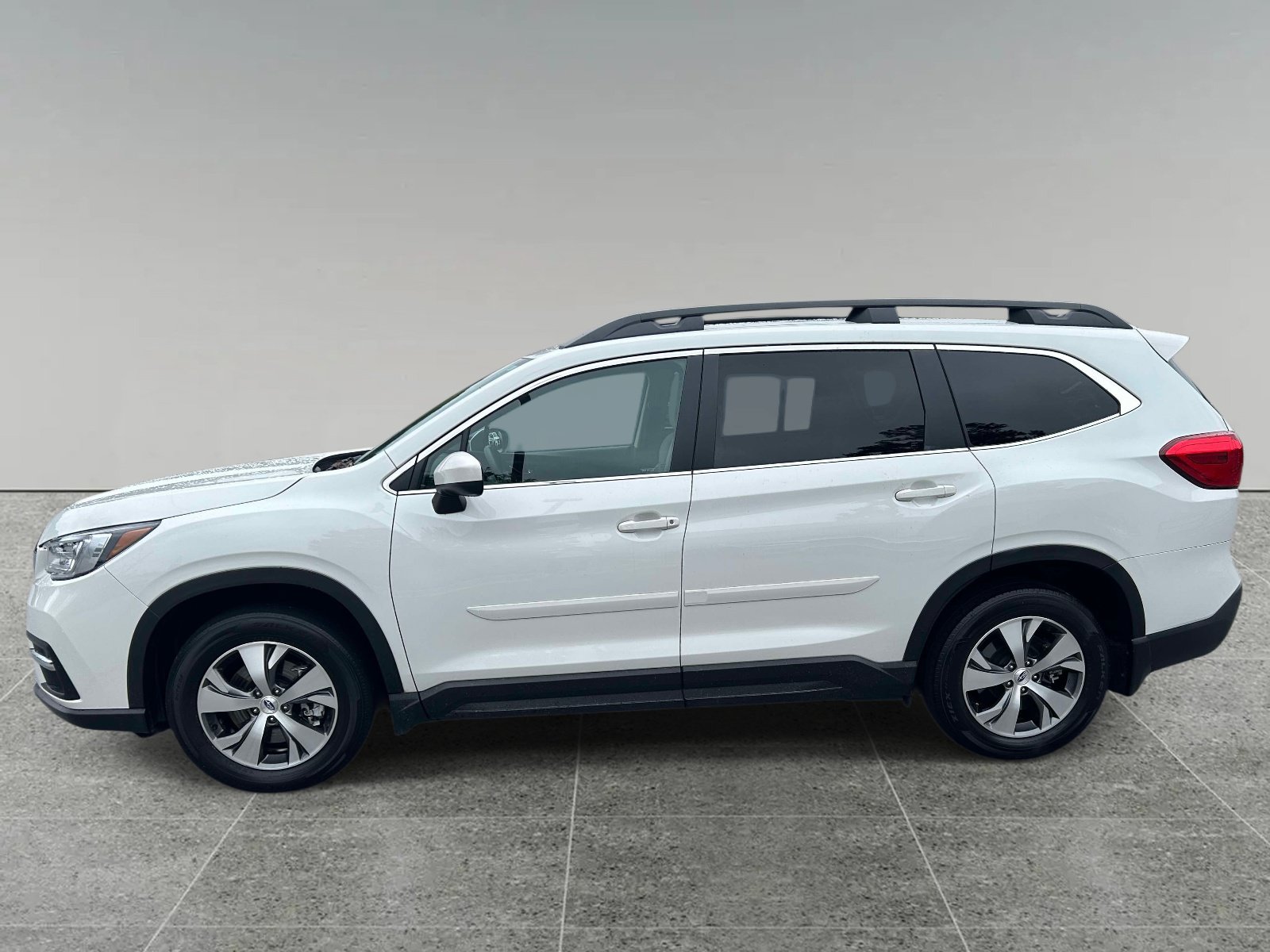 Used 2022 Subaru Ascent Premium w/ Convenience Package AWD/4WD image 2