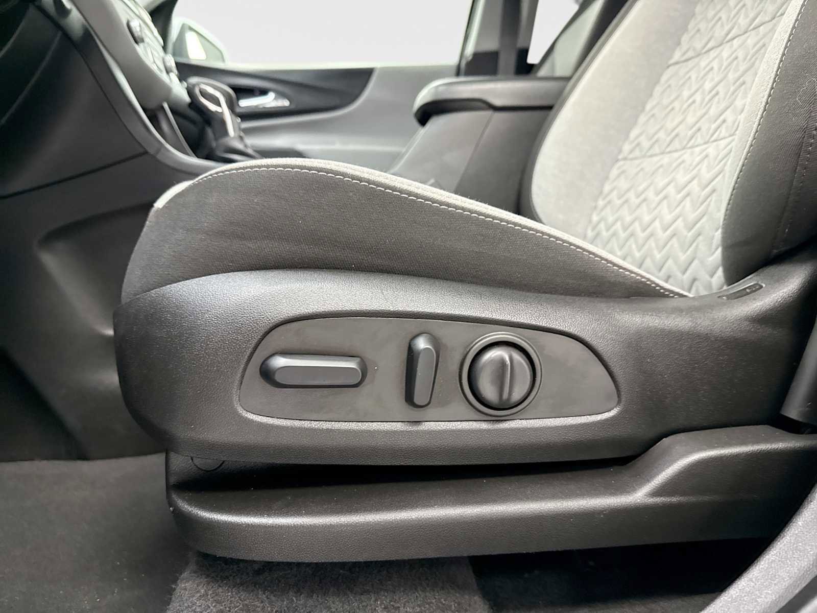 Used 2022 Chevrolet Equinox LT image 14