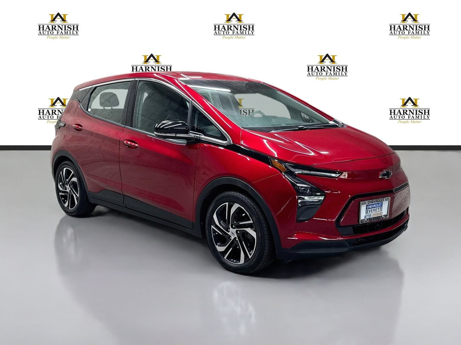 Used 2023 Chevrolet Bolt LT w/ Infotainment Package FWD image 3