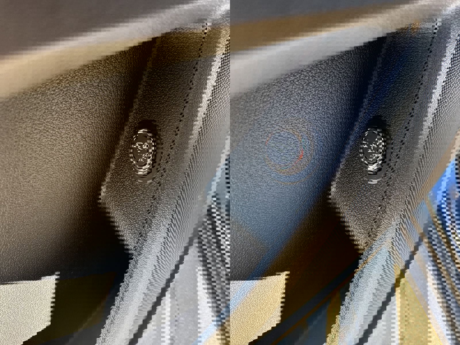 Used 2023 Chevrolet Traverse LT image 13