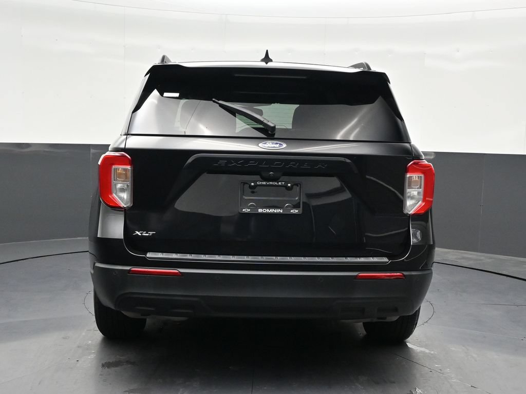 Used 2021 Ford Explorer XLT RWD image 4