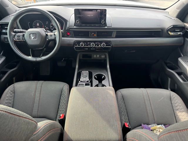 Used 2025 Honda Pilot Sport image 16