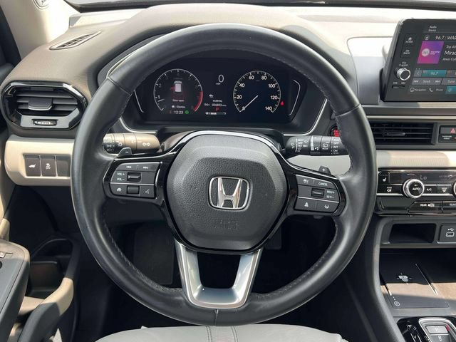 Used 2023 Honda Pilot Touring image 14