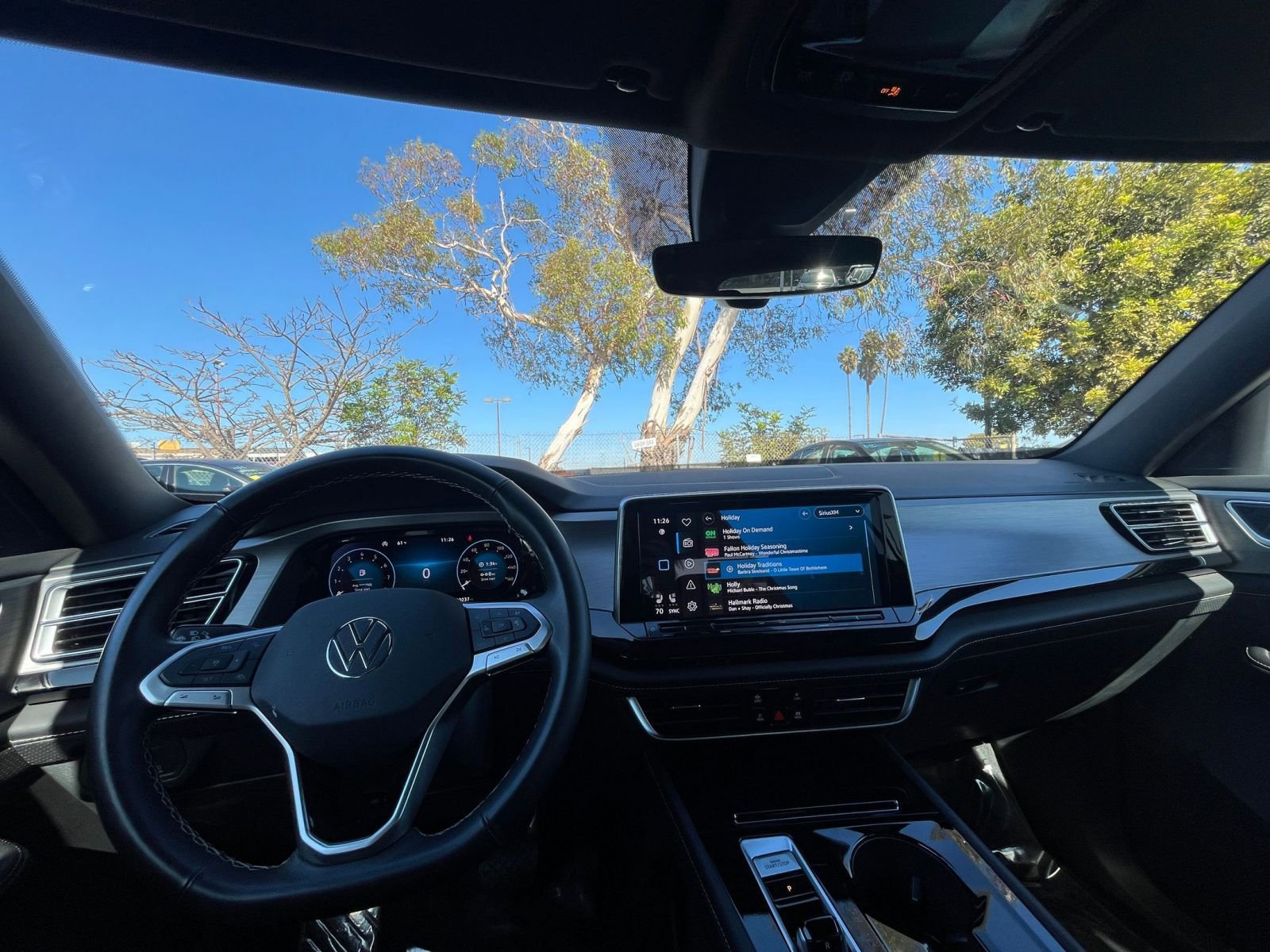 Used 2025 Volkswagen Atlas Cross Sport SE image 33