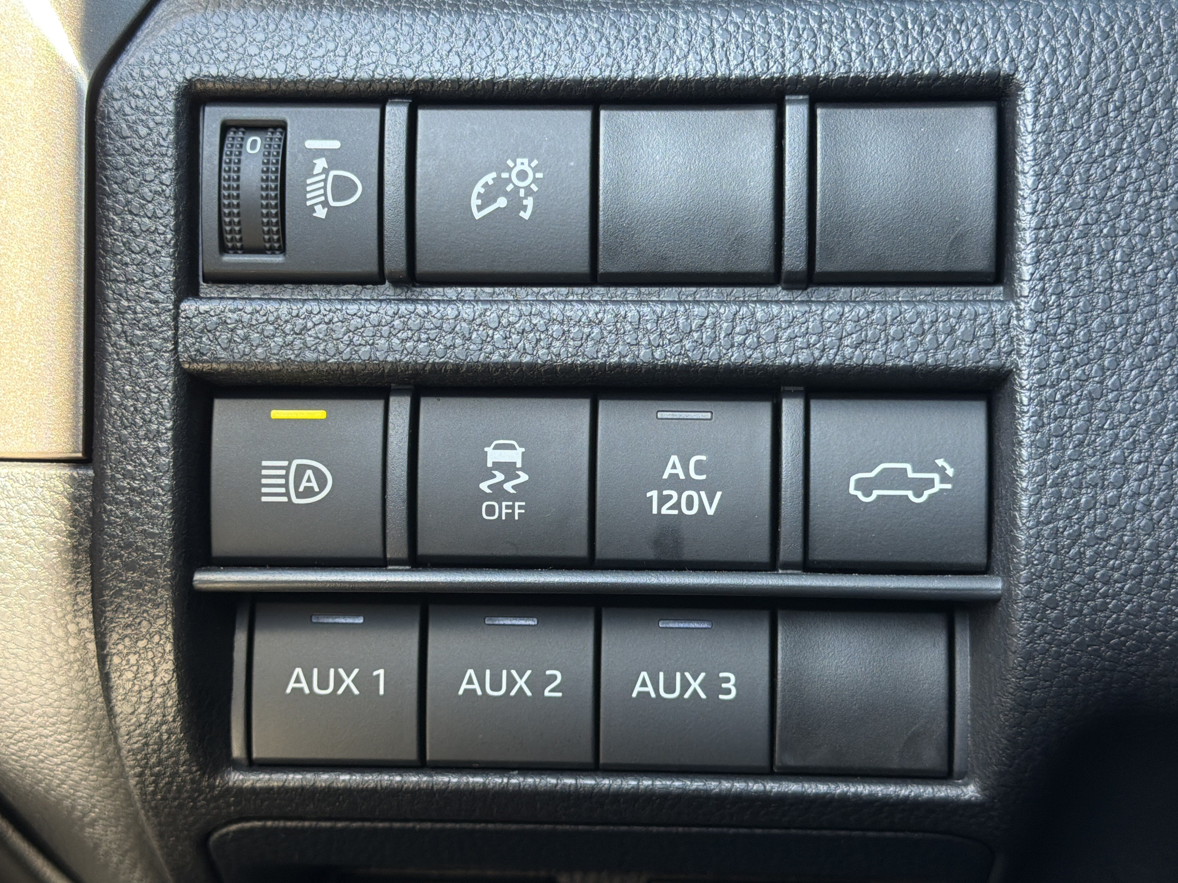 Used 2024 Toyota Tacoma TRD Sport w/ TRD Sport Premium Package AWD/4WD image 16