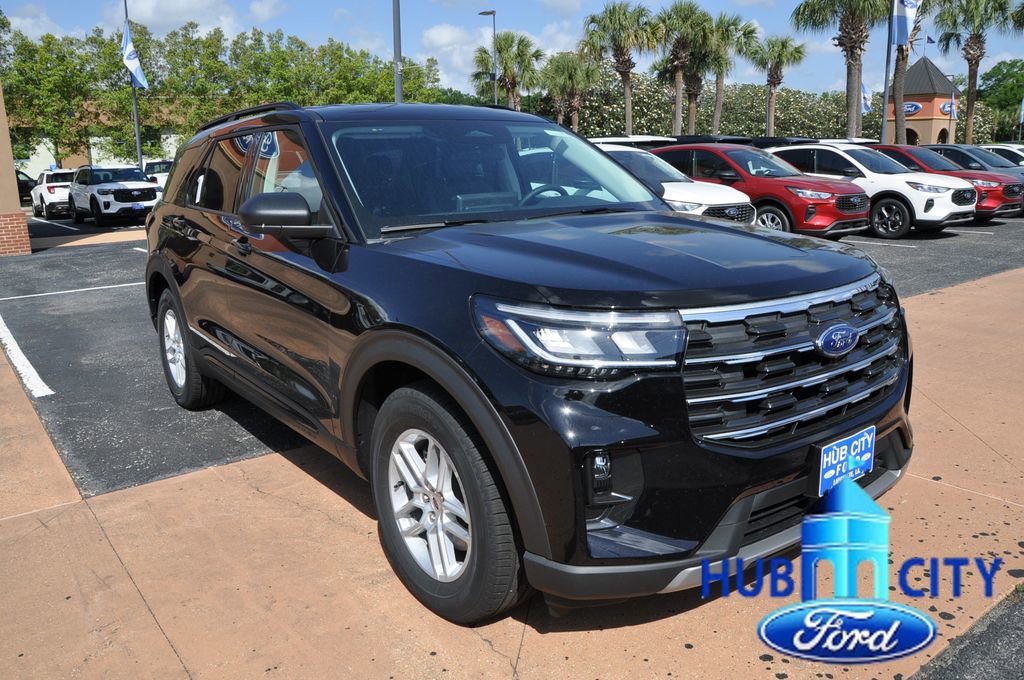 New 2026 Ford Explorer Active RWD image 7