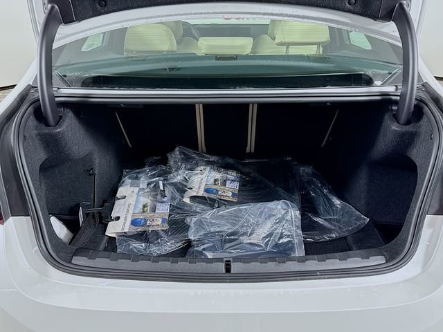 Used 2025 BMW 330i xDrive Sedan w/ Premium Package image 27