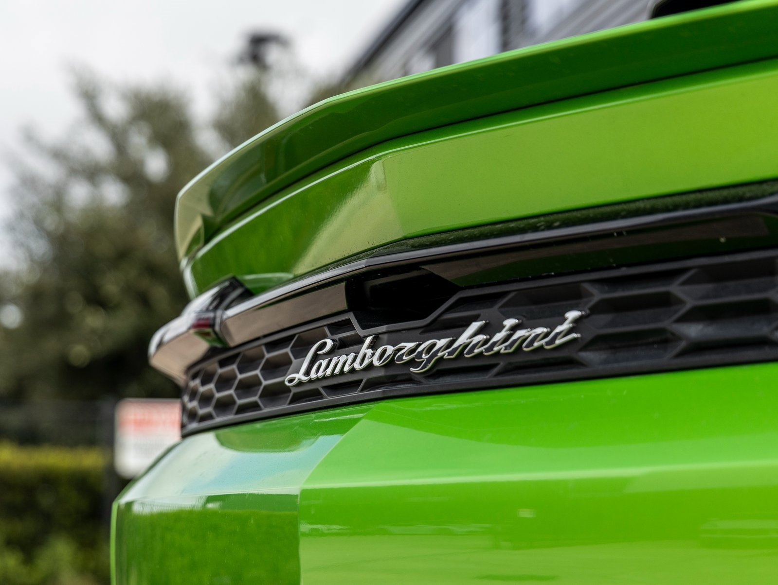 Used 2025 Lamborghini Urus SE image 13