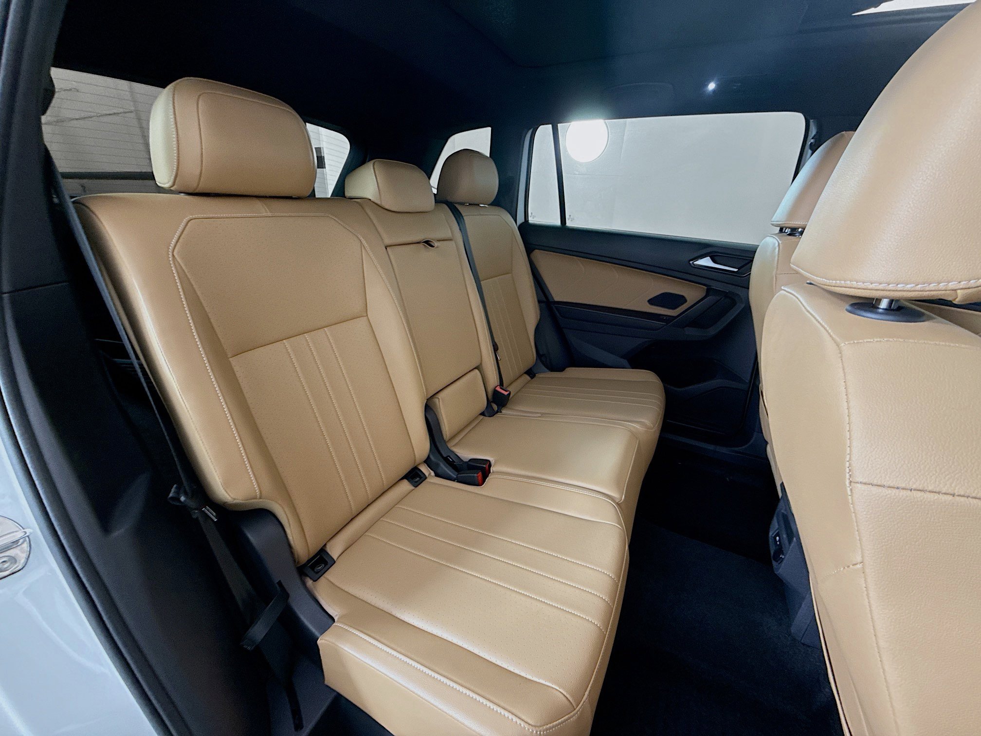 Used 2024 Volkswagen Tiguan SE image 23