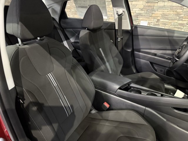 New 2025 Hyundai Elantra SEL image 32