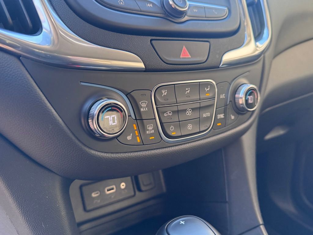 Used 2021 Chevrolet Equinox LT image 22