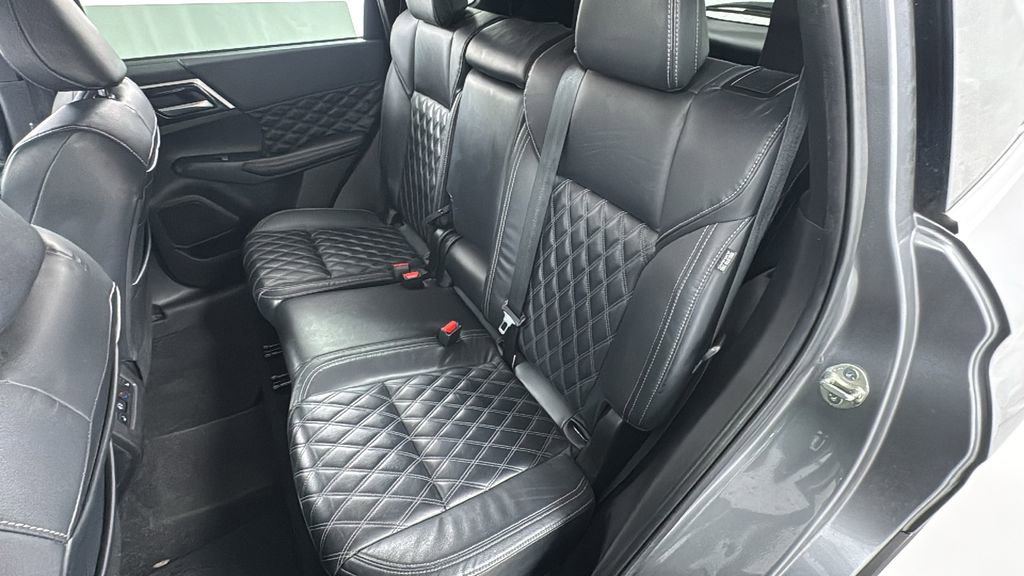 Used 2022 Mitsubishi Outlander SEL image 12