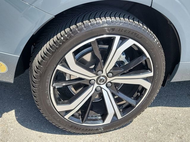 Used 2022 Volvo XC60 T8 R-Design w/ Advanced Package AWD/4WD image 30