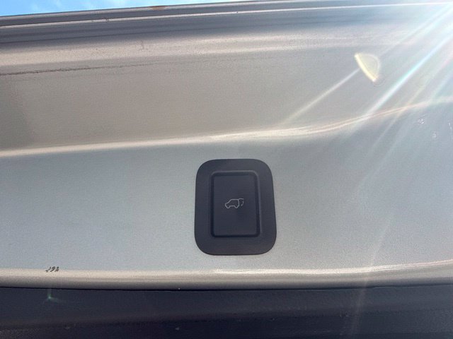 Used 2017 Toyota Highlander Limited Platinum w/ Carpet Mat Package AWD/4WD image 14