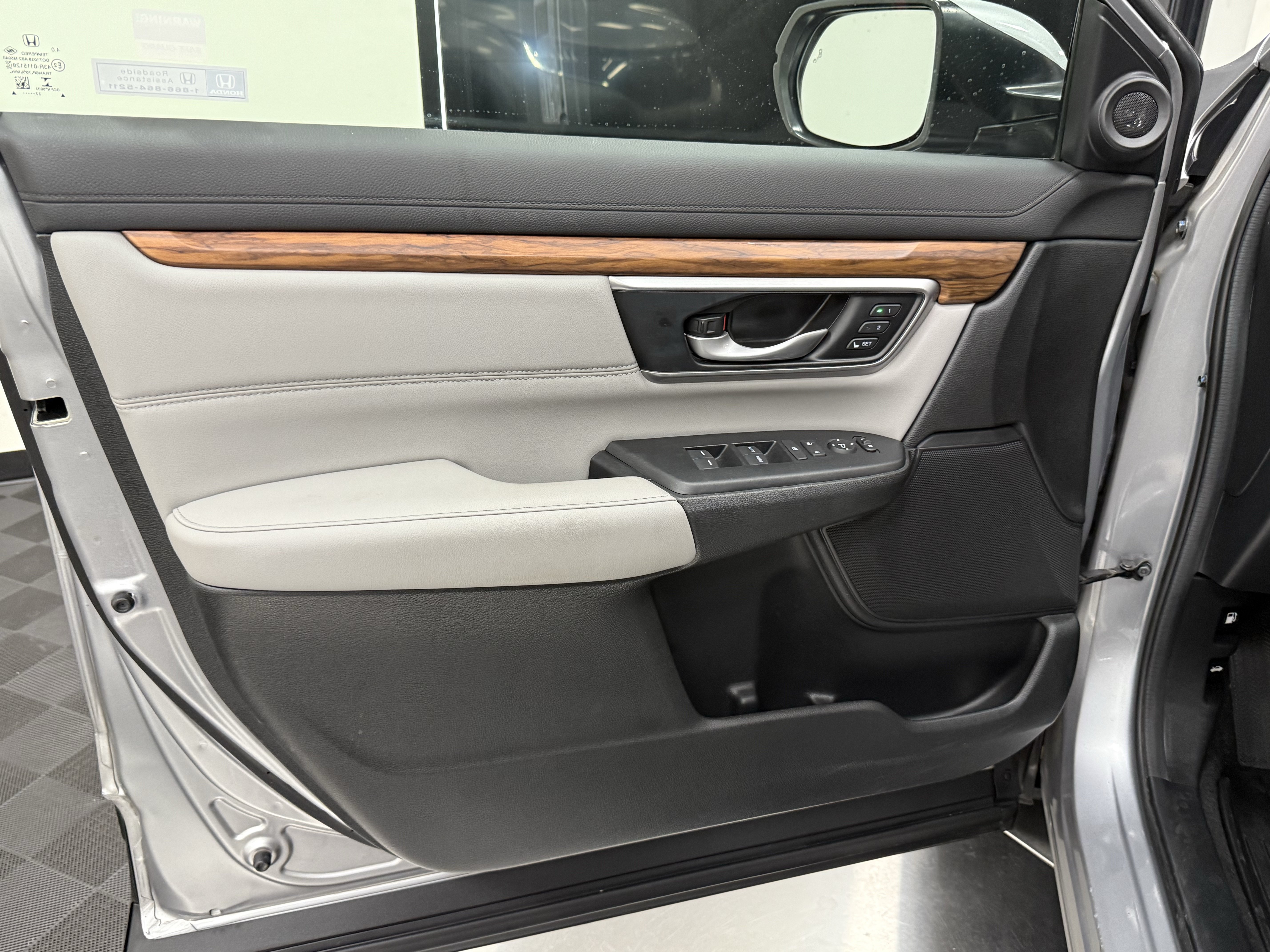 Used 2022 Honda CR-V Touring image 10