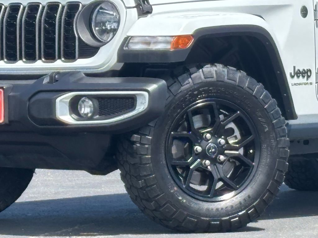 Used 2024 Jeep Gladiator Sport AWD/4WD image 2