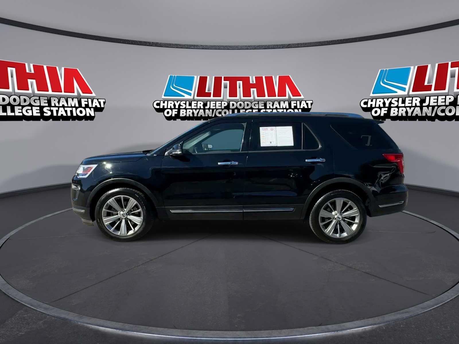 Used 2018 Ford Explorer Limited w/ Ford Safe & Smart Package AWD/4WD image 5