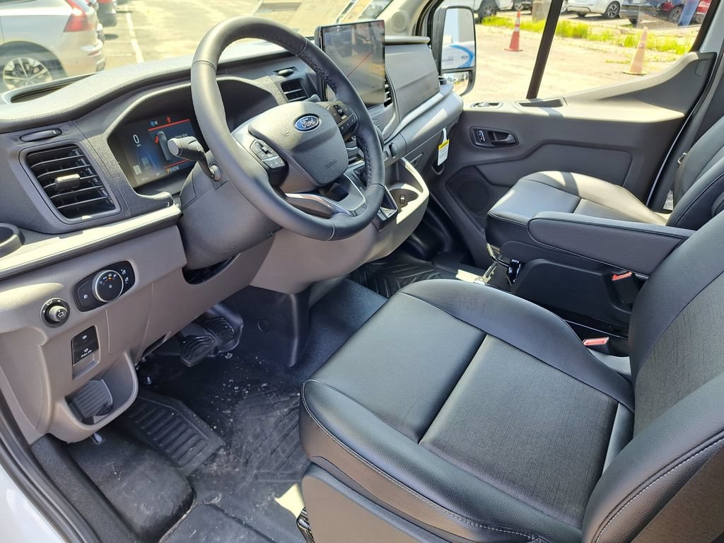 New 2026 Ford Transit 250 148 Medium Roof RWD image 9