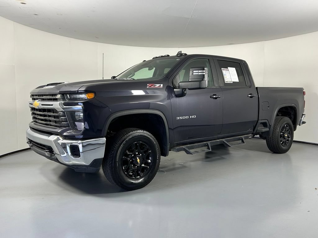 Used 2024 Chevrolet Silverado 3500 LT w/ Z71 Off-Road Package AWD/4WD image 3