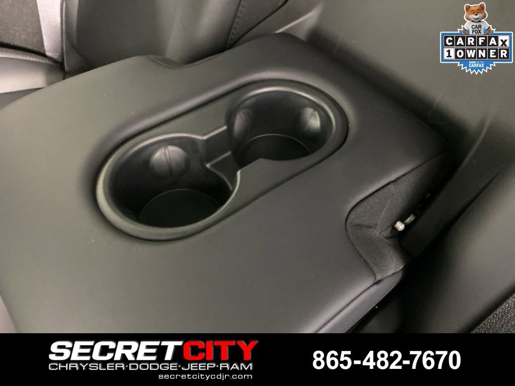 Used 2024 Tesla Model Y Long Range AWD/4WD image 26
