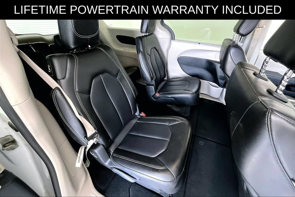 Used 2024 Chrysler Pacifica Touring-L FWD image 35