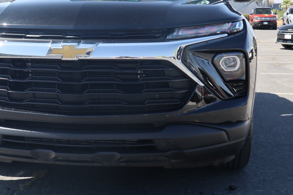Used 2025 Chevrolet TrailBlazer LS w/ LS Convenience Package FWD image 8