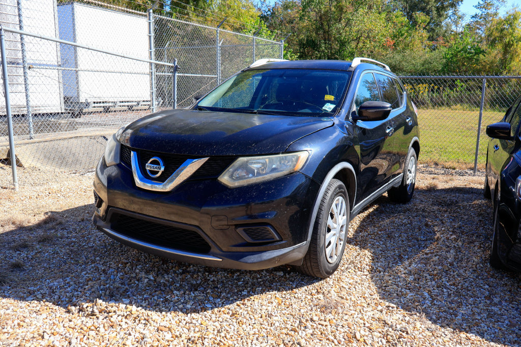 Used 2016 Nissan Rogue S w/ Appearance Package FWD image 1