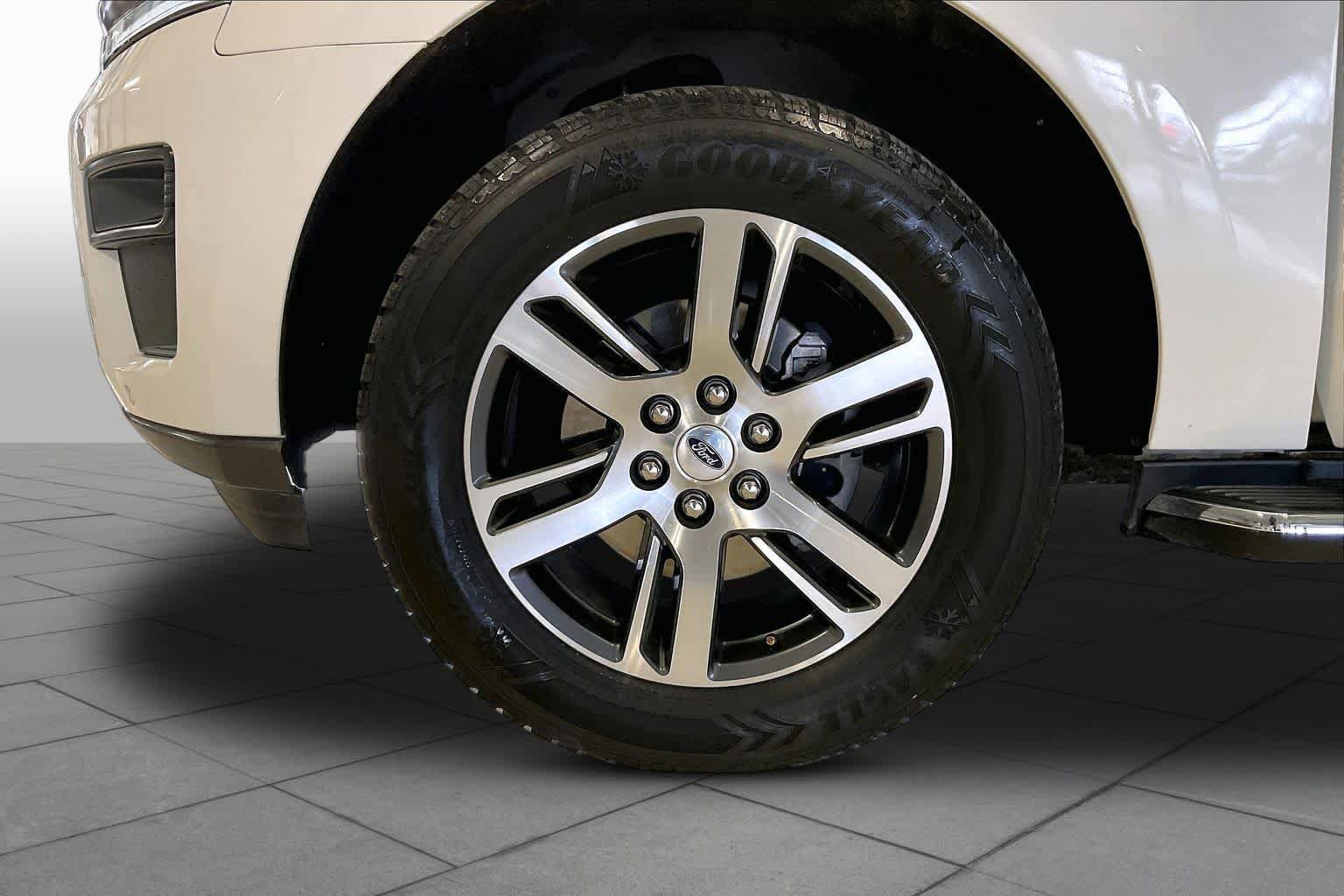 Used 2022 Ford Expedition Max XLT AWD/4WD image 10