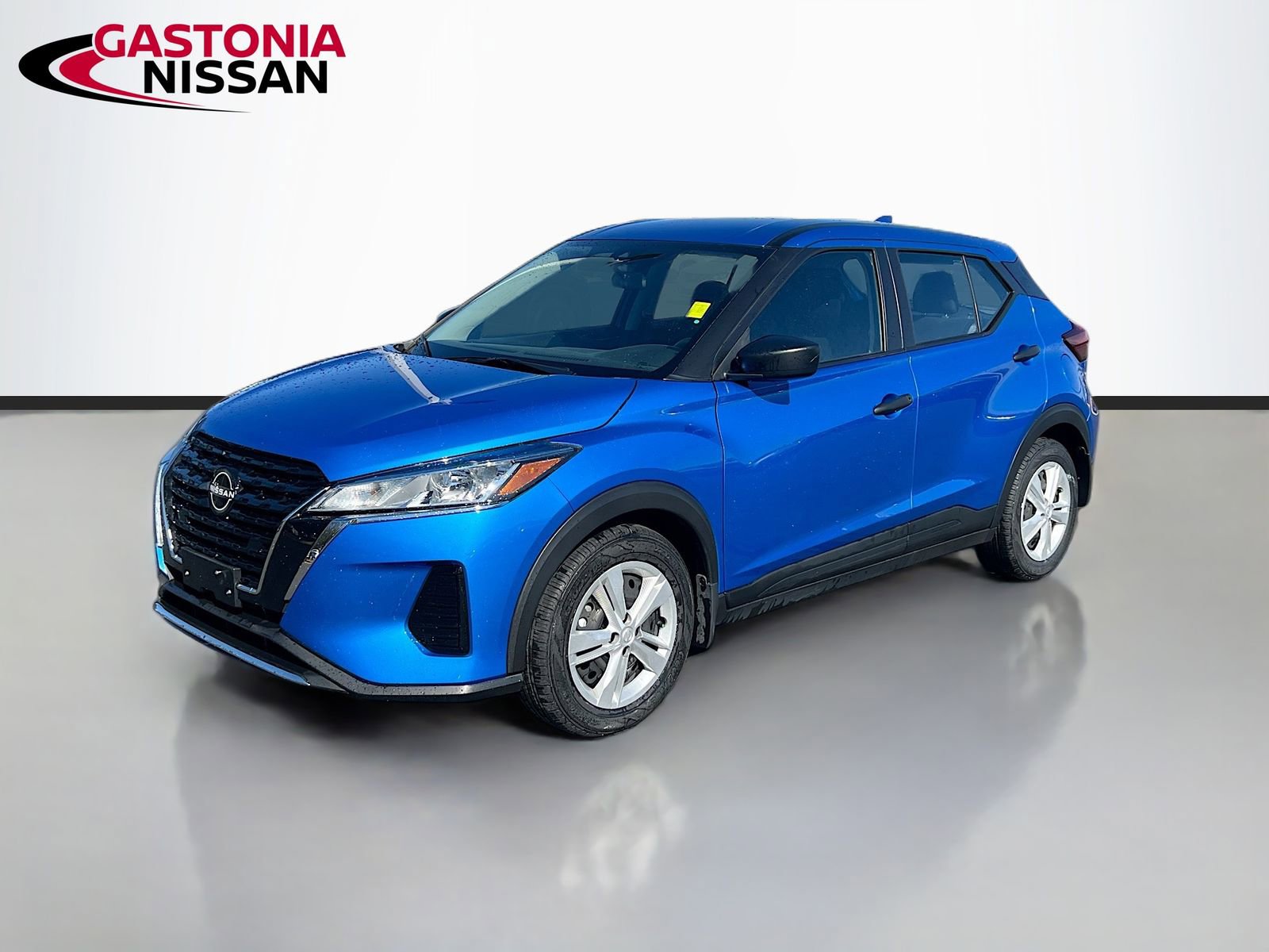 Used 2024 Nissan Kicks S image 3