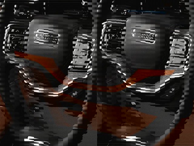 New 2024 Jeep Grand Wagoneer L Series III w/ HD Trailer Tow Package image 23