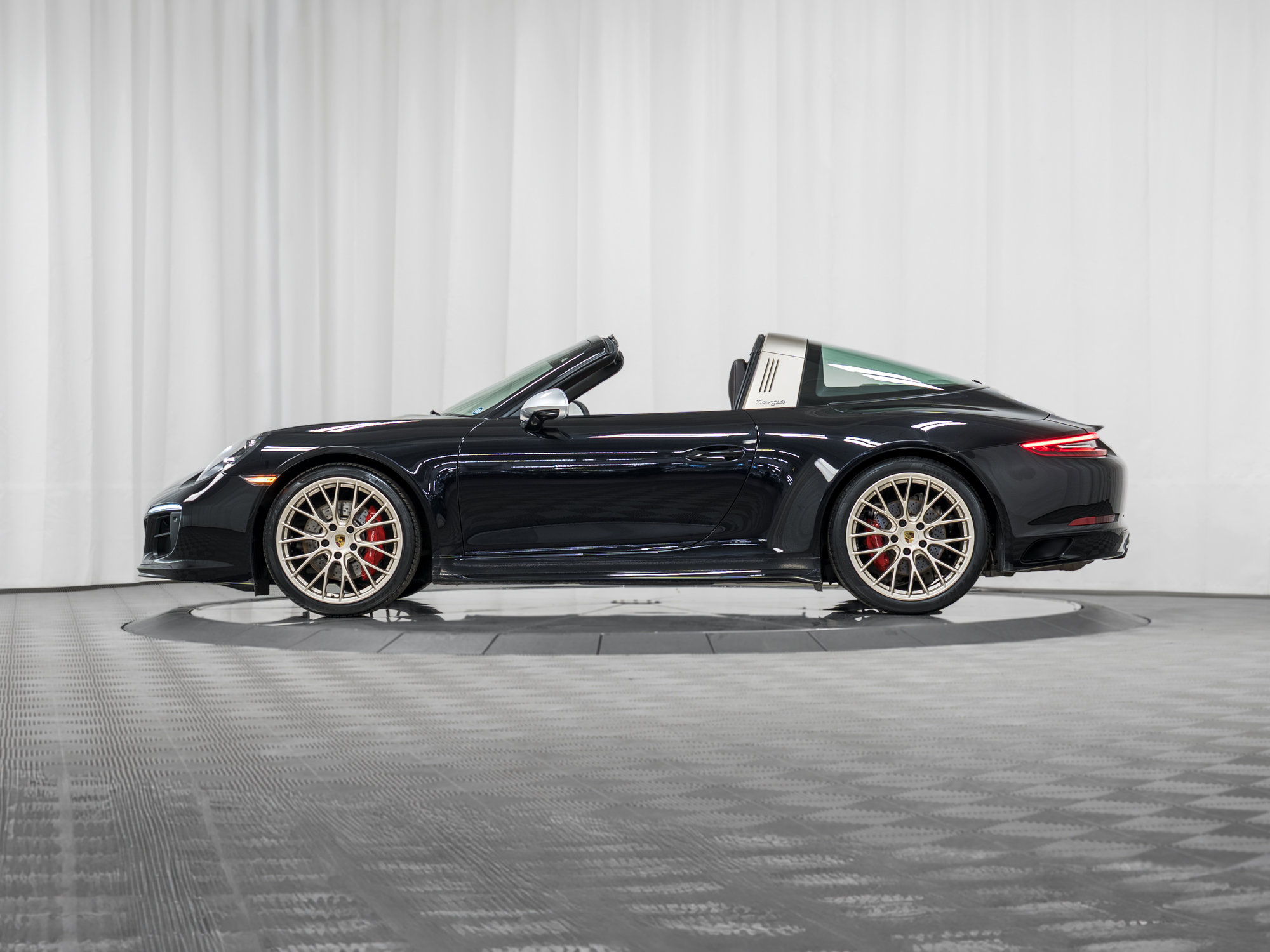 Certified 2019 Porsche 911 Targa 4 GTS image 38