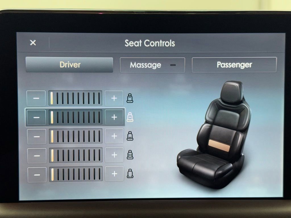 Used 2023 Lincoln Aviator Black Label w/ Class IV Trailer Tow Package AWD/4WD image 31