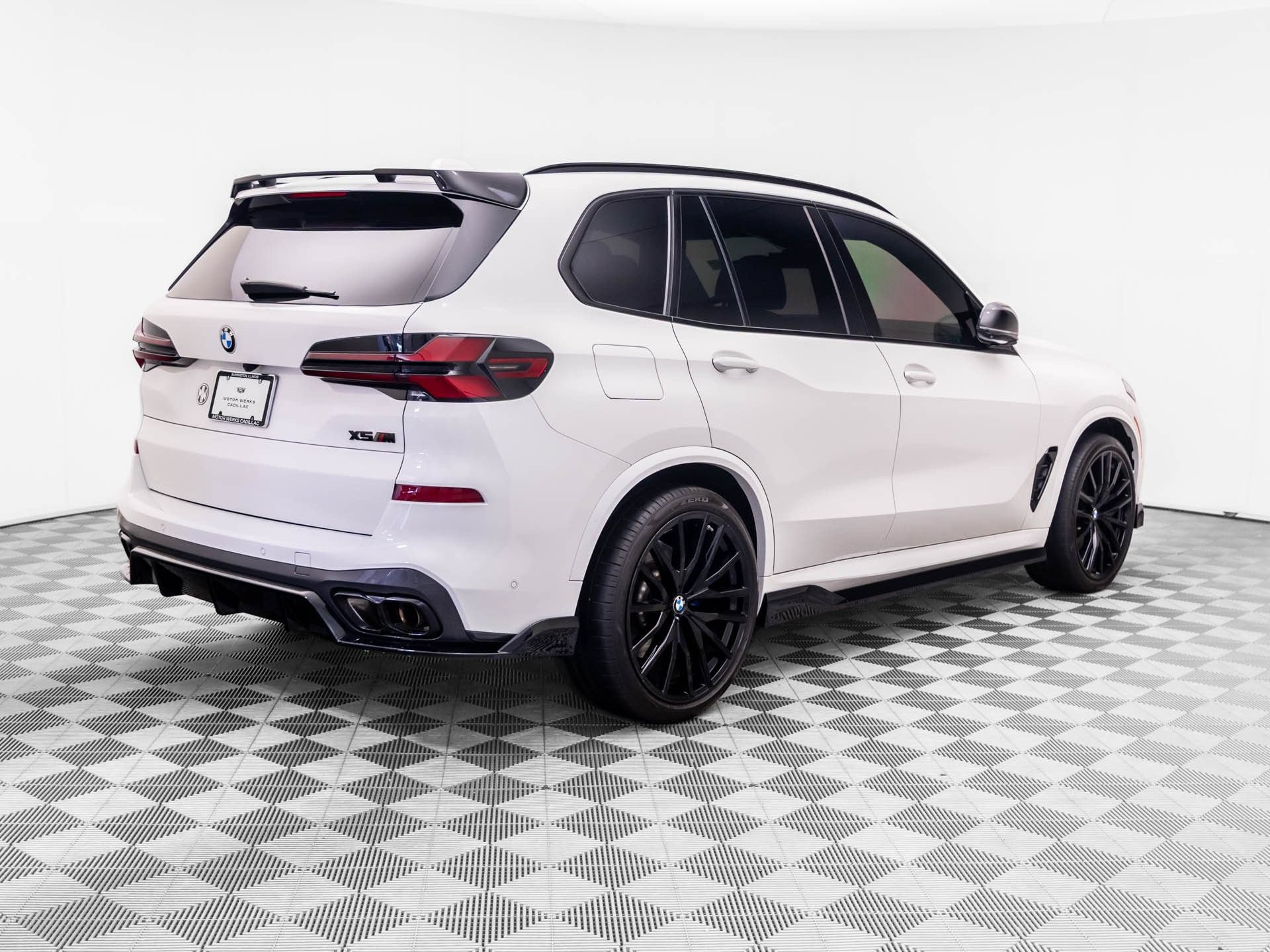 Used 2024 BMW X5 M60i w/ Climate Comfort Package AWD/4WD video 5