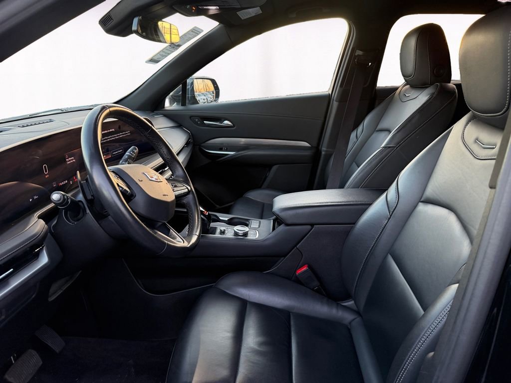 Used 2024 Cadillac XT4 Premium Luxury image 9