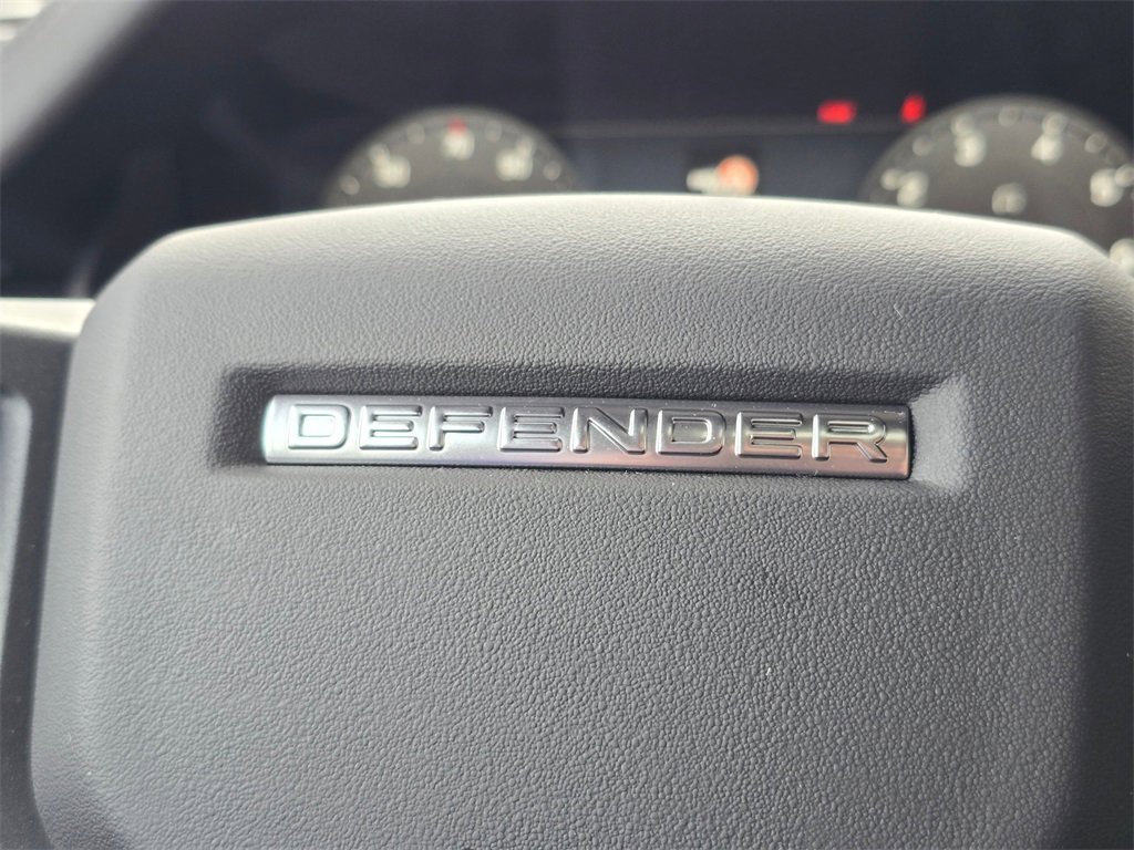 New 2025 Land Rover Defender 90 X-Dynamic SE image 19