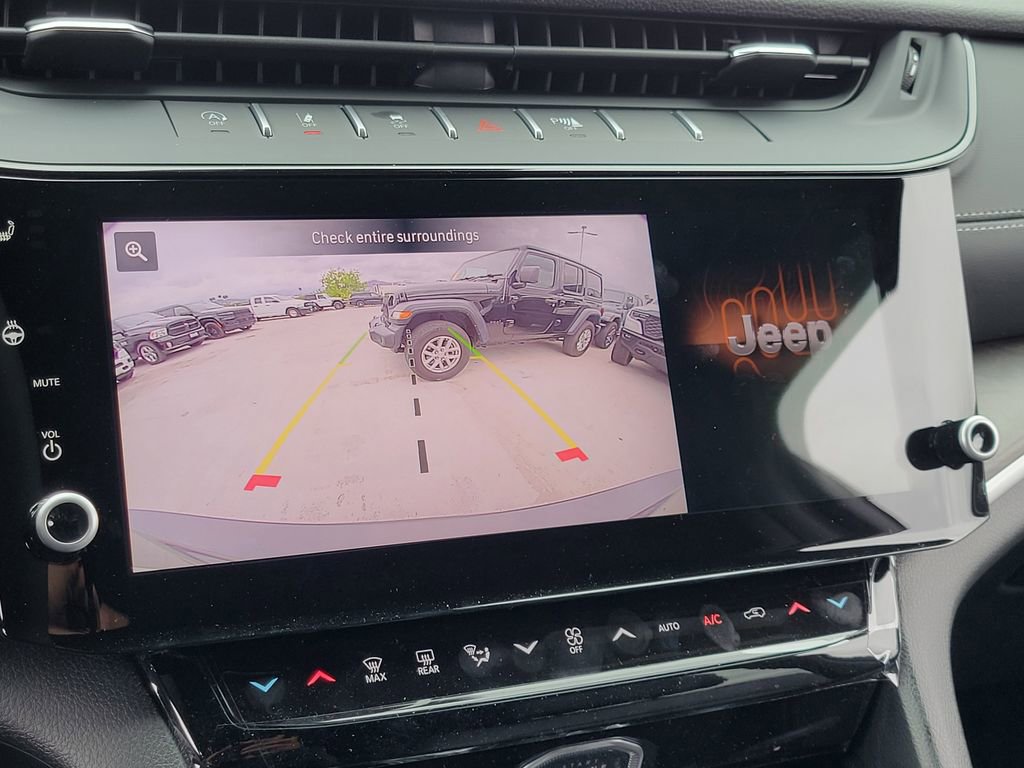 New 2026 Jeep Grand Cherokee L Limited w/ Limited Altitude Package AWD/4WD image 9