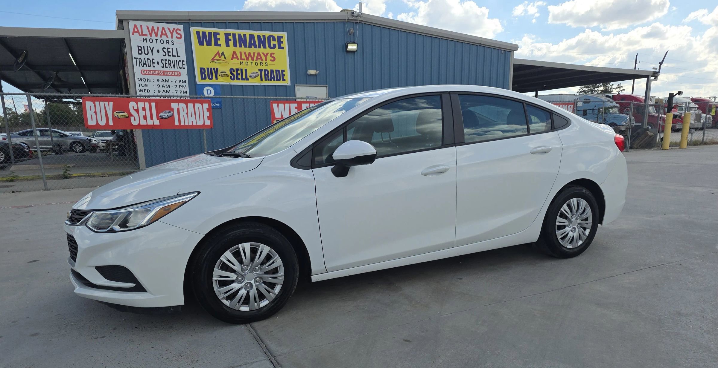 Used 2017 Chevrolet Cruze LS FWD image 1