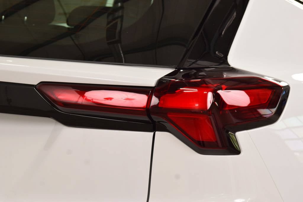 New 2027 Chevrolet Bolt RS FWD image 19