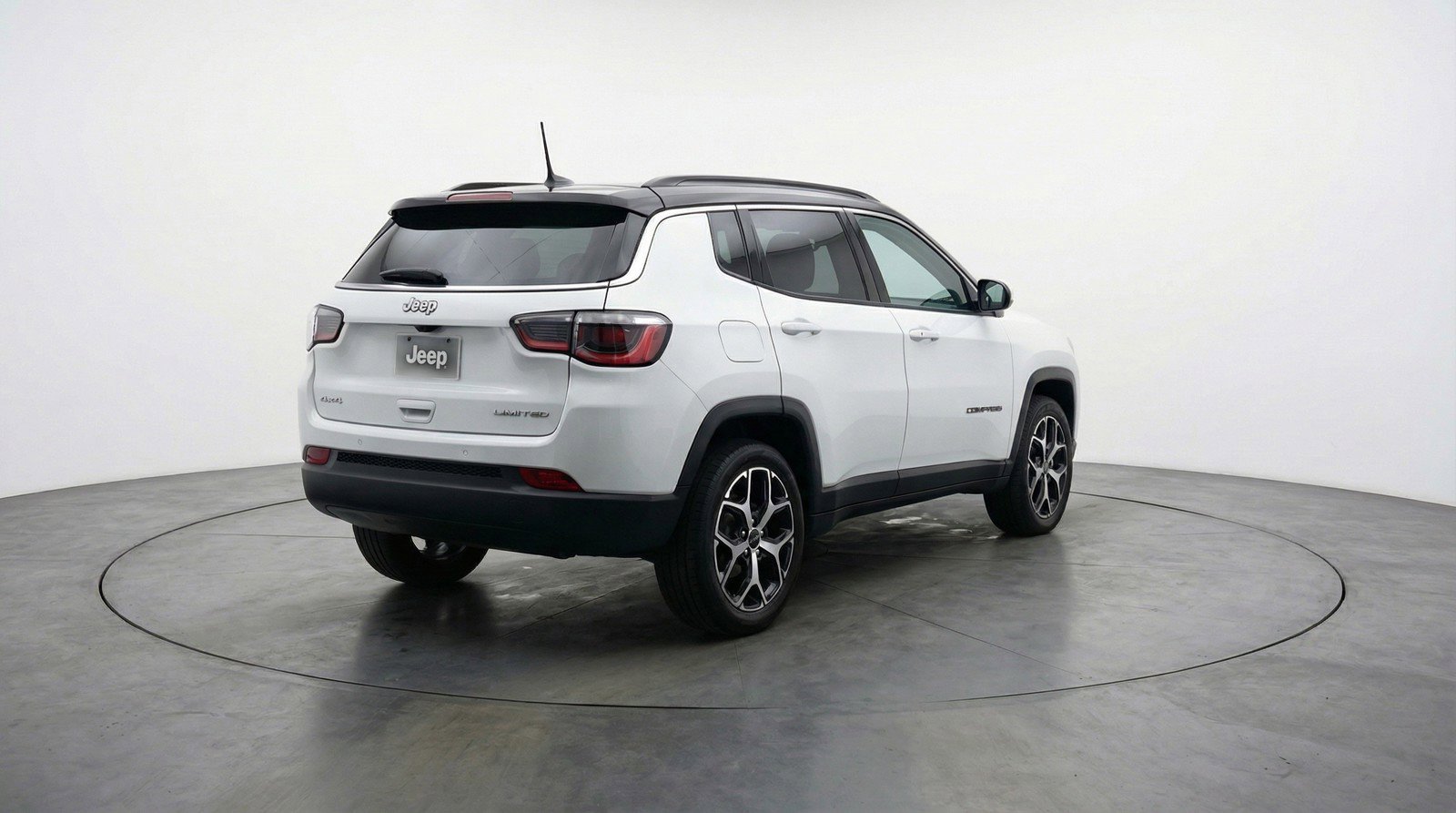 Used 2025 Jeep Compass Limited image 9
