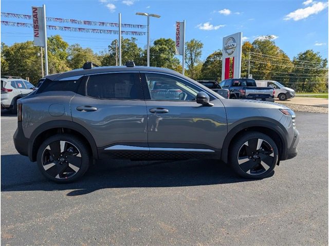 New 2026 Nissan Kicks SR image 8
