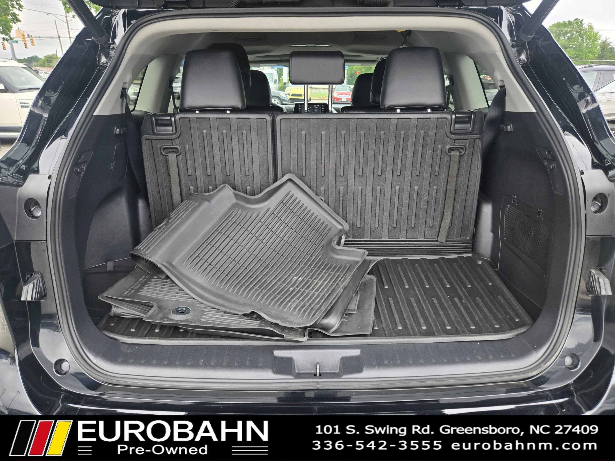 Used 2022 Toyota Highlander XLE AWD/4WD image 37